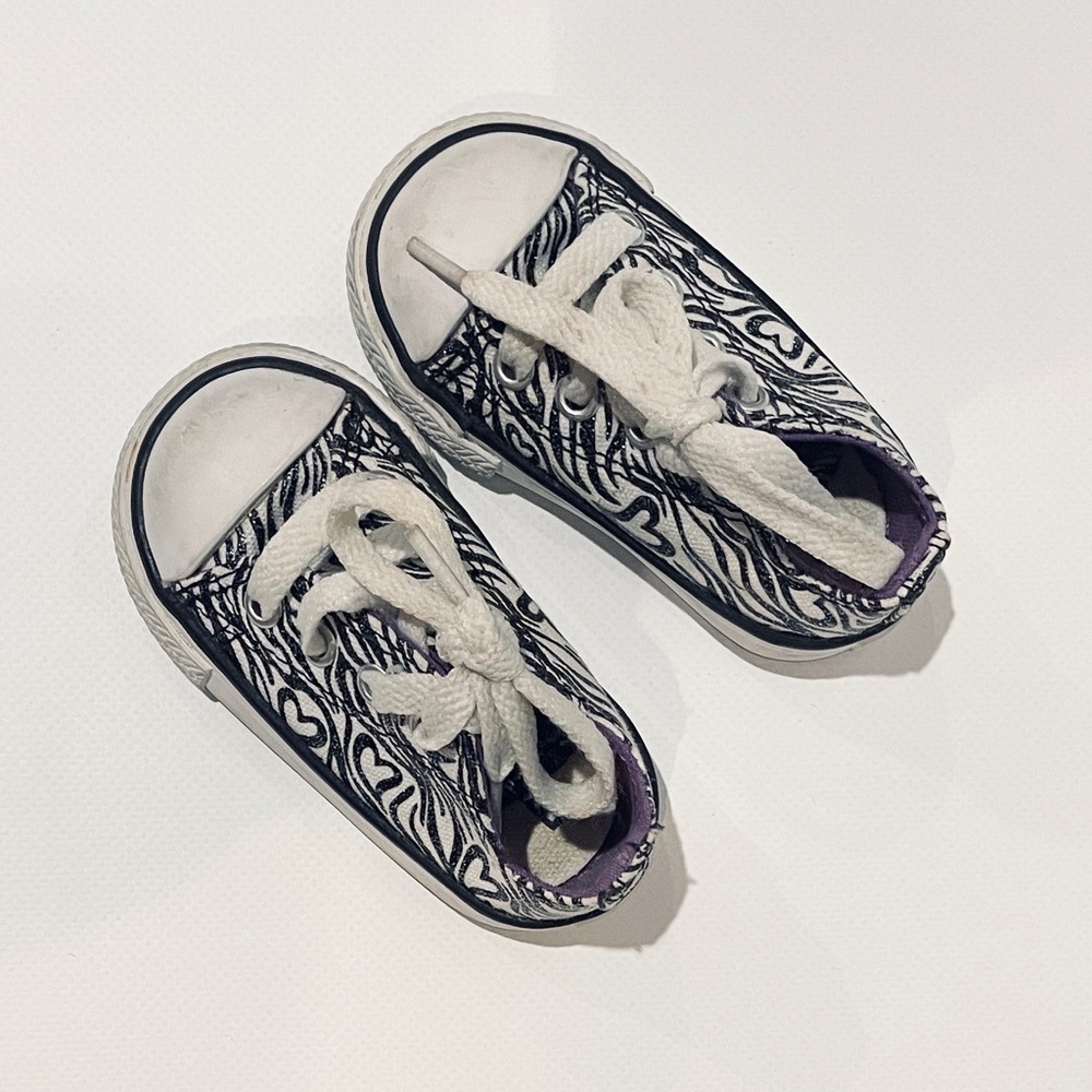 Girls Converse Low Sneakers Size 3